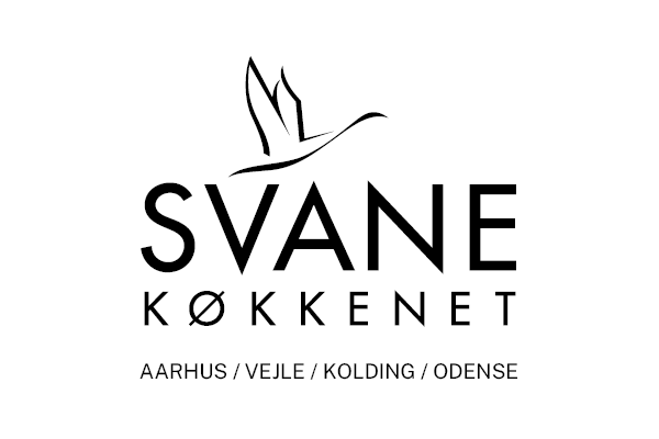 Vi Bygger Vejle: Svane Køkkenet logo med en stiliseret svane og butiksbyer: Aarhus, Vejle, Kolding, Odense.